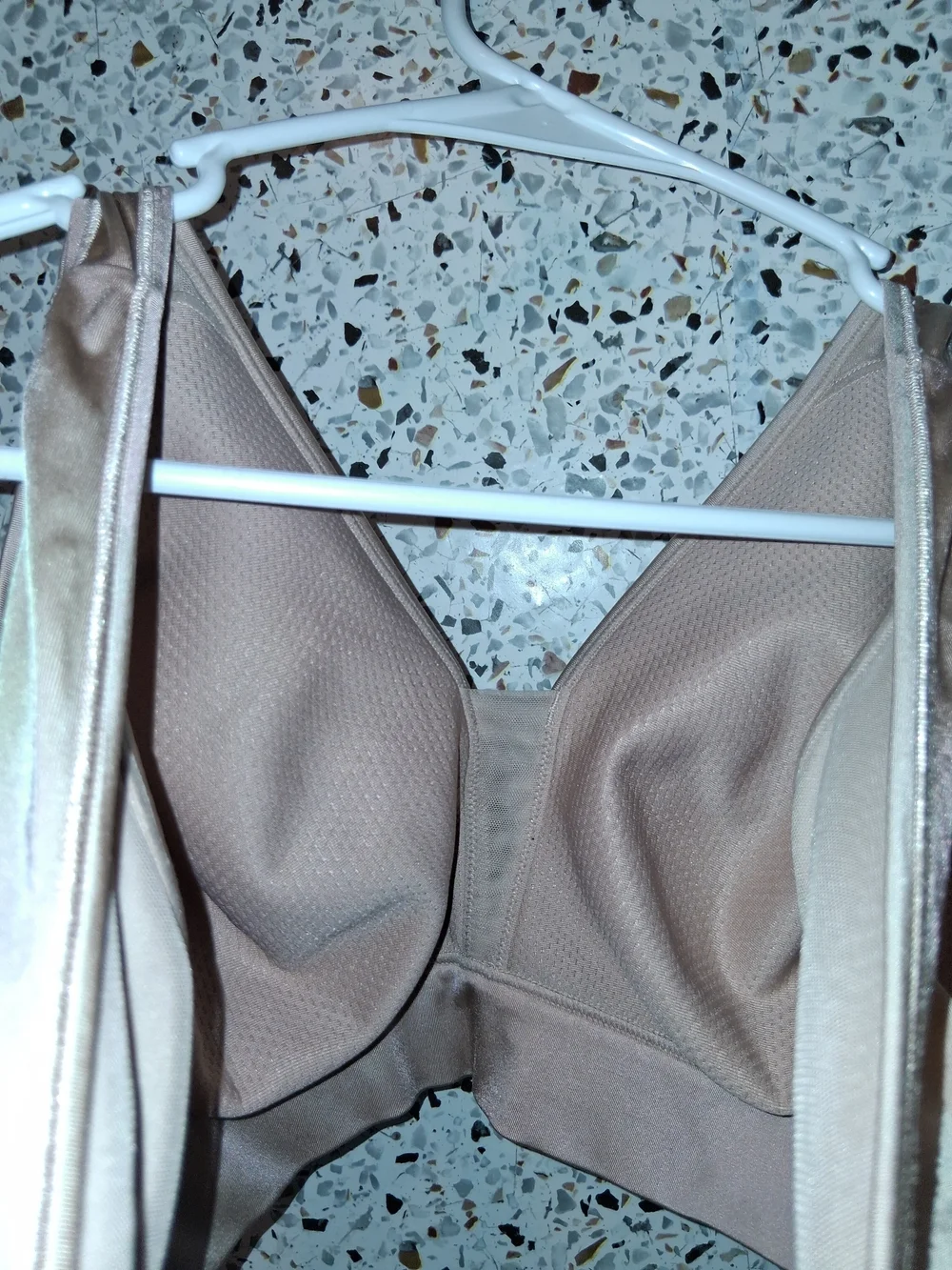 Women's Jockey Sports Bra Size Large Beige No Padding Wireless
